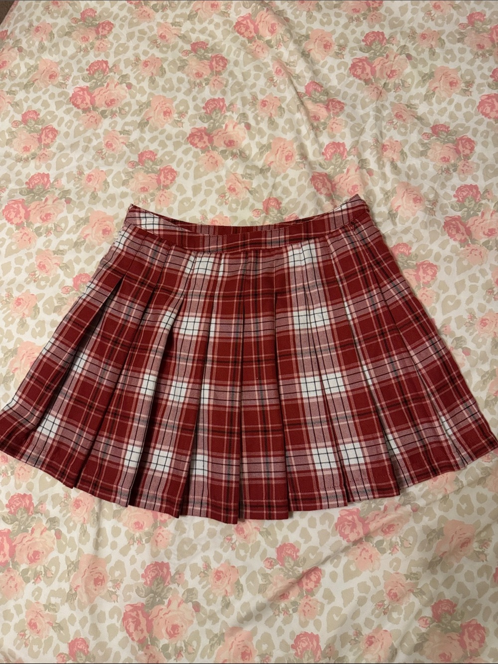 Forever 21 Red and White Plaid Pleated Mini Skirt